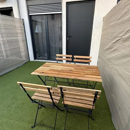La Lyonnaise Dans La Jungle Urbaine Holiday home *
