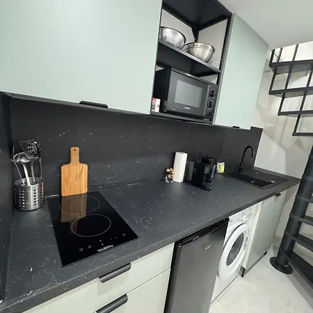Holiday home La Lyonnaise Dans La Jungle Urbaine